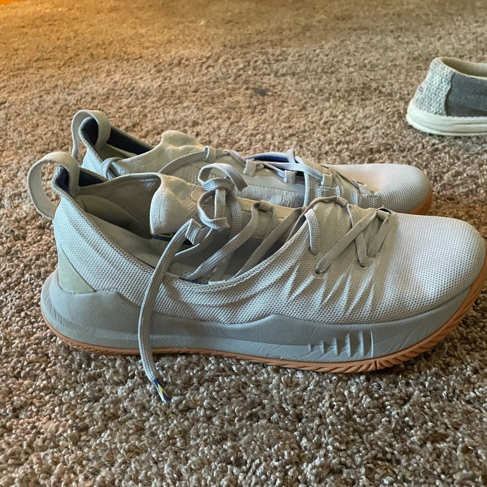 Stephen curry shoes size 11.5